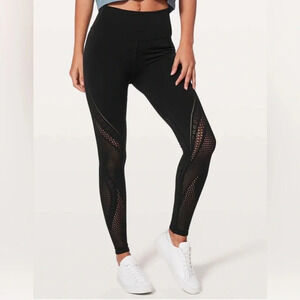 Lululemon Reveal Tight Interconnect *25.5"